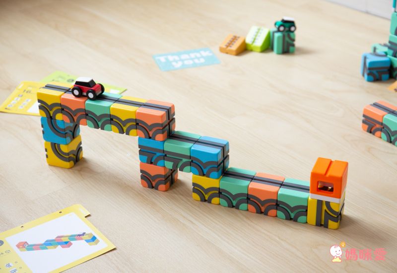 Qbi - 益智磁吸軌道玩具-成長探索系列-兒童同樂組-[獨家送]經典方塊4入擴充包(顏色隨機)