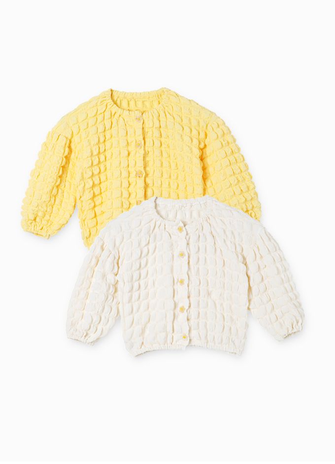 韓國 OZKIZ - 棉花糖立體紋花朵鈕扣外套-象牙白