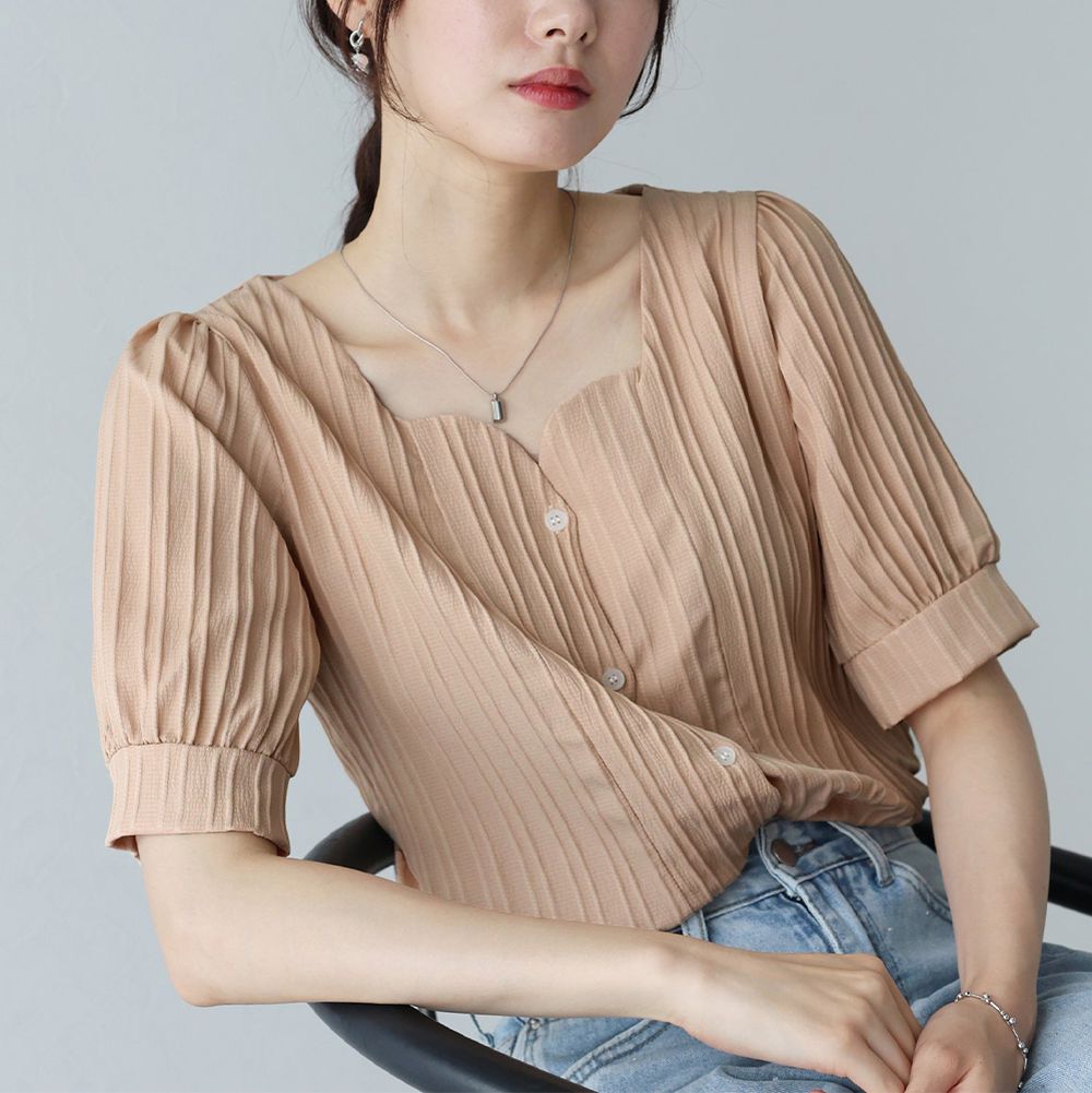 韓國製 心型領細緻泡泡短袖襯衫-粉卡其