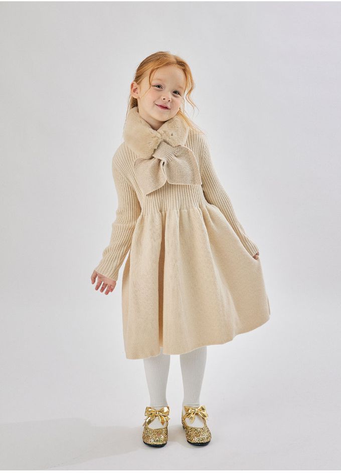 韓國 OZKIZ - (附圍巾)針織連身拼接洋裝-淺卡其