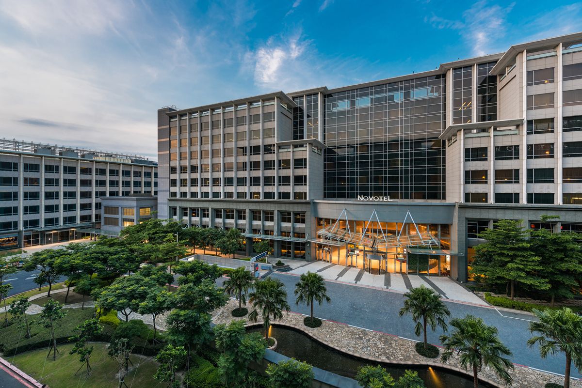 飛機控必追✈【台北諾富特華航桃園機場】二大一小一幼