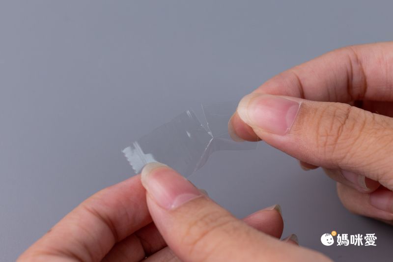 日本文具 NICHIBAN - 日本製 繽紛安全膠帶切割台(含透明膠帶*1個)-企鵝-薄荷綠-膠帶規格(15mm適用)