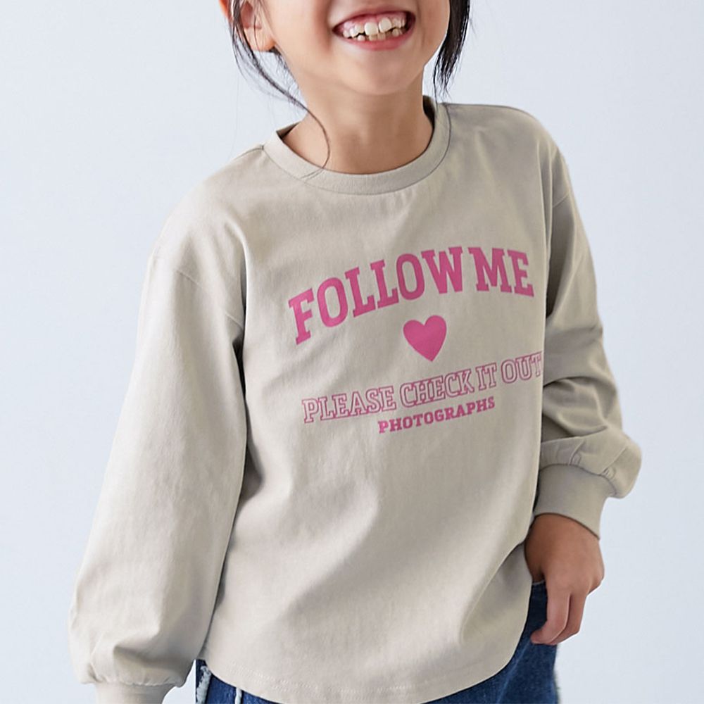 100%棉 圓弧下擺印花長袖T恤-跟著愛心-淺灰棕