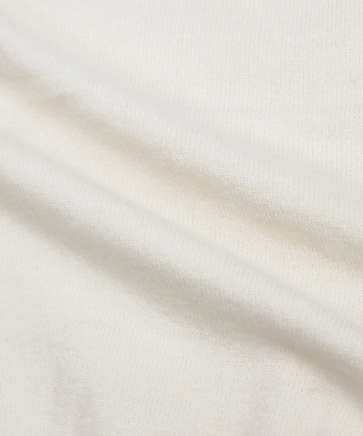 日本 BLUE EAST - 小圓金釦立領薄針織上衣-米杏