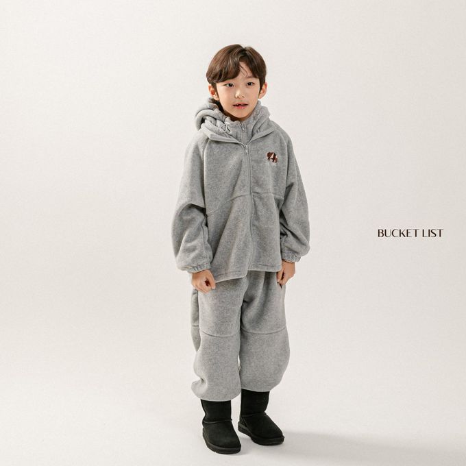 韓國 BUCKET LIST - 刺繡熊搖粒絨拉鍊立領上衣-灰