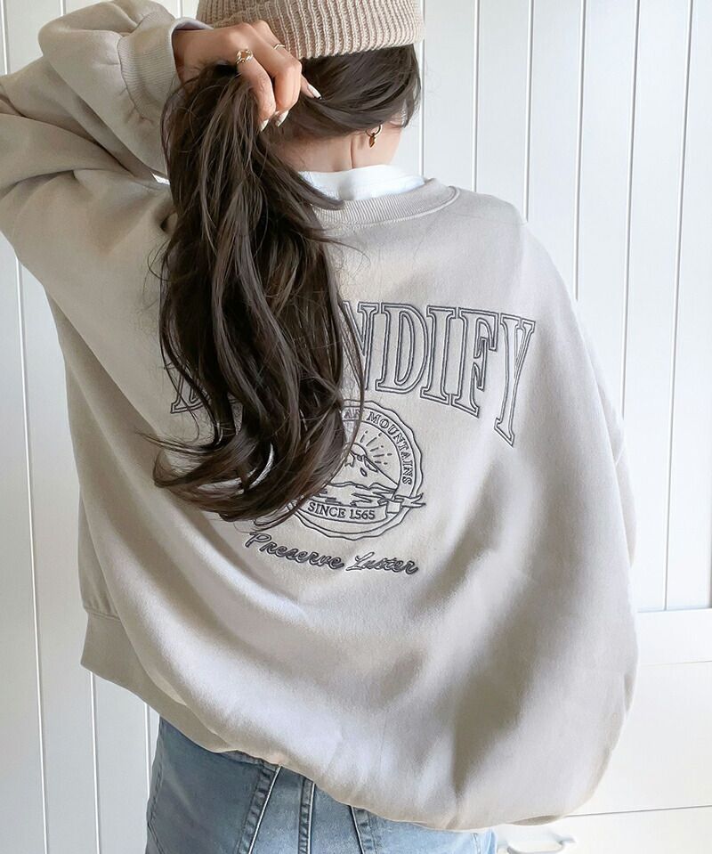 日本 Classical Elf - 圓領刷毛印花寬鬆大學T-黑