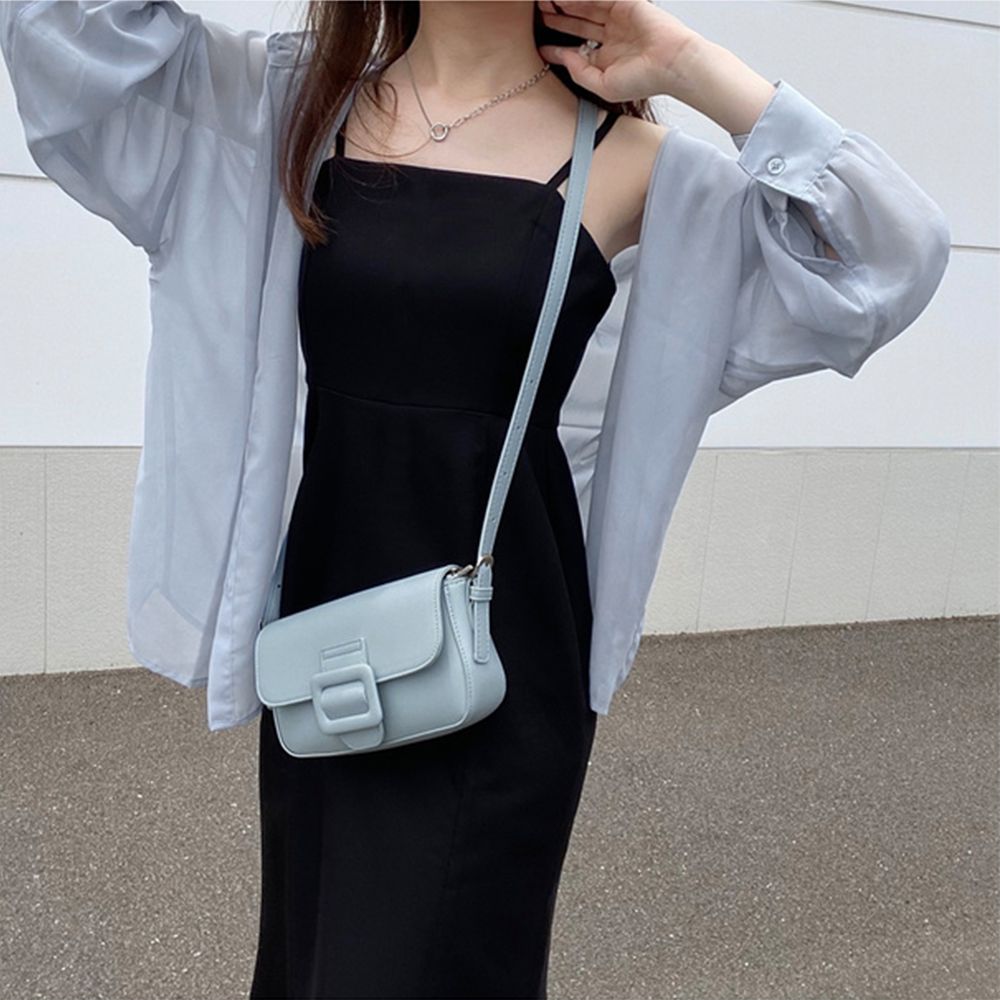 俐落衣領百搭舒適薄襯衫-水藍 (F)