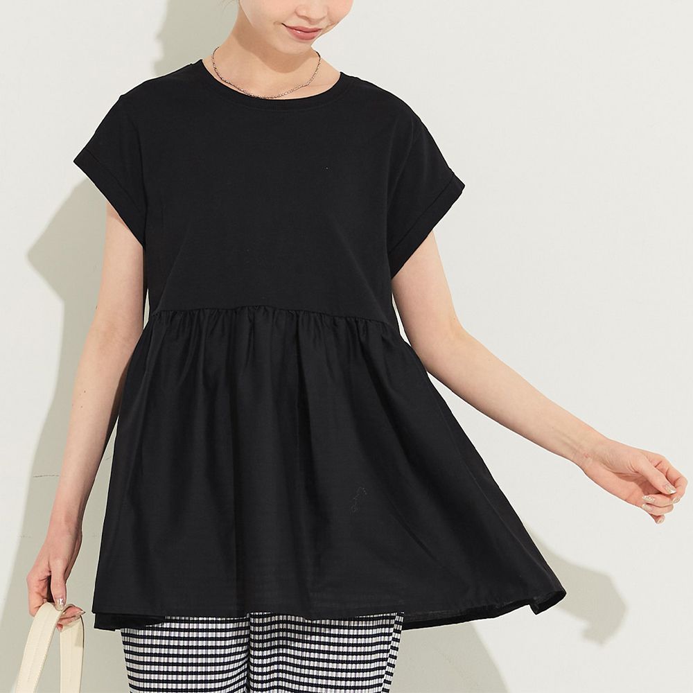 簡潔圓領藏肉傘擺短袖上衣-黑