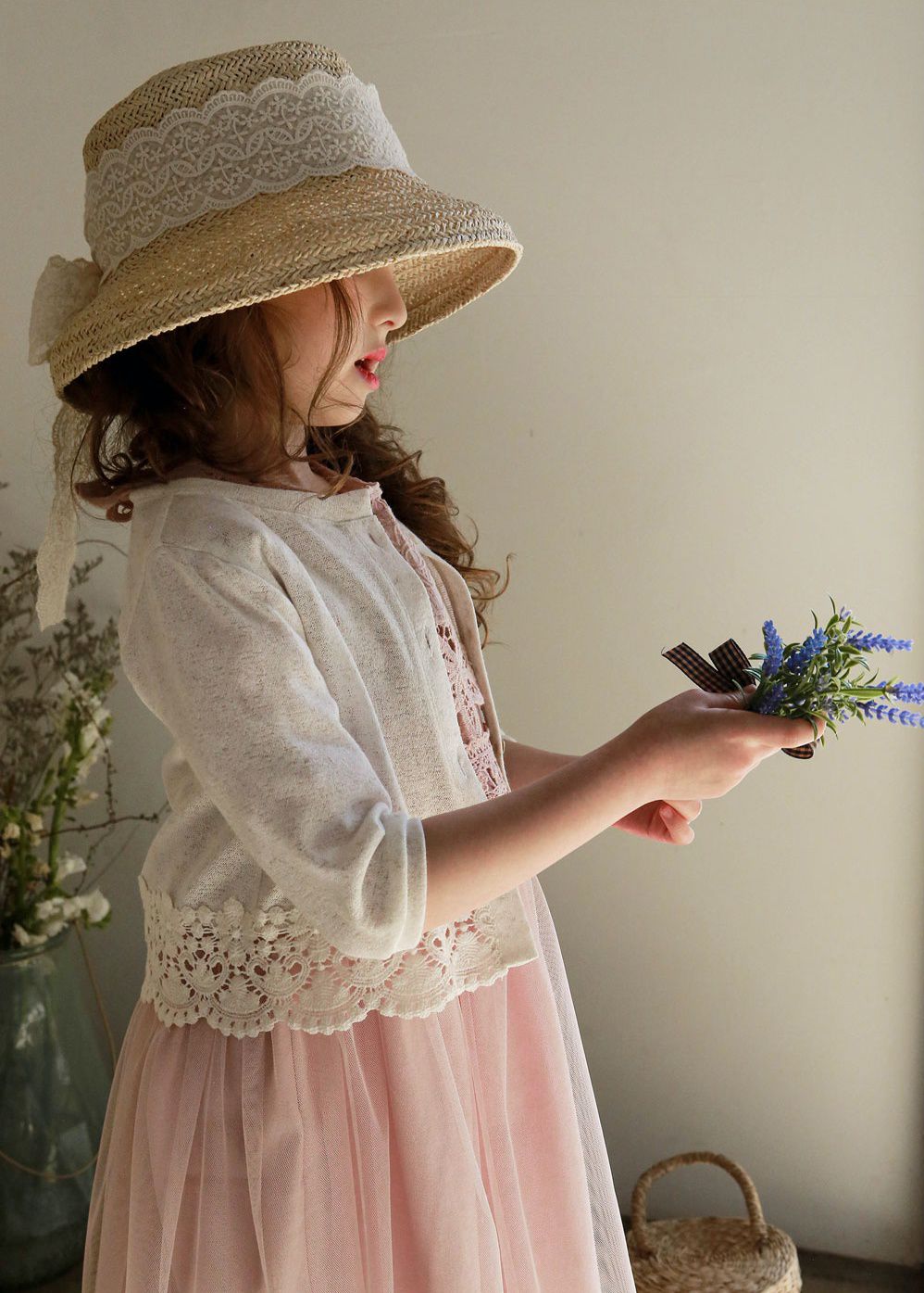 韓國 PuellaFLO - 鏤空花瓣下襬小外套-象牙白