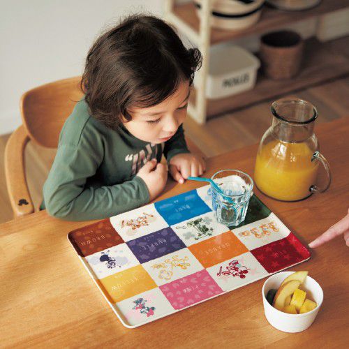 日本千趣會 - 日本製 迪士尼托盤(防滑加工)-維尼英文字母-杏 (36x25x1.2cm)