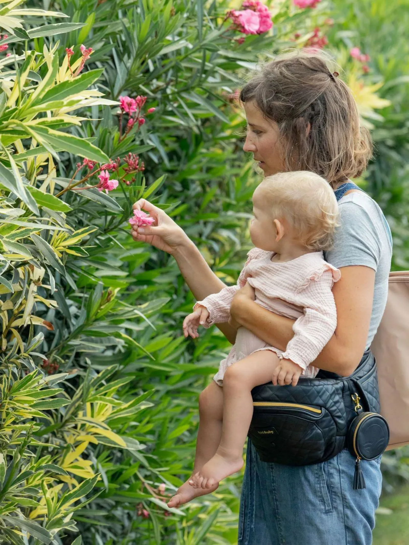 美國Tushbaby - 小圓仔包-皮革黑 (5.8*5.8*9.5cm)