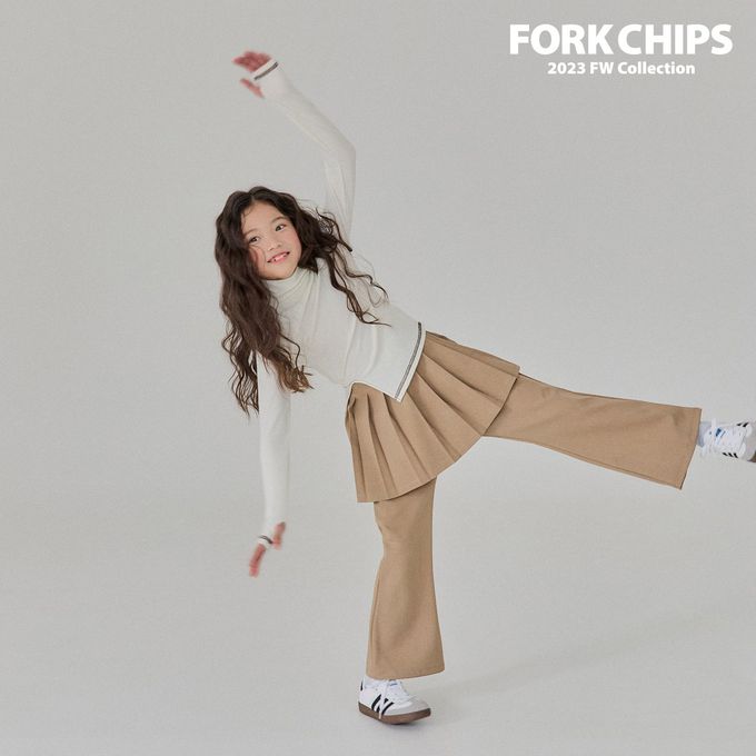 韓國 FORK CHIPS - 鬆緊腰裝飾百褶裙微喇叭長褲-卡其