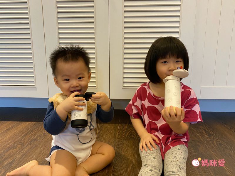 【日本 Richell 利其爾】大小童都愛用黑白水杯