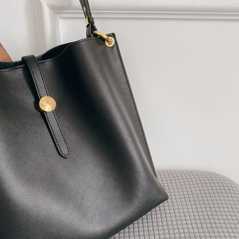 時尚手提/肩揹真皮水桶包-卡其色 (27x29x9.5cm)