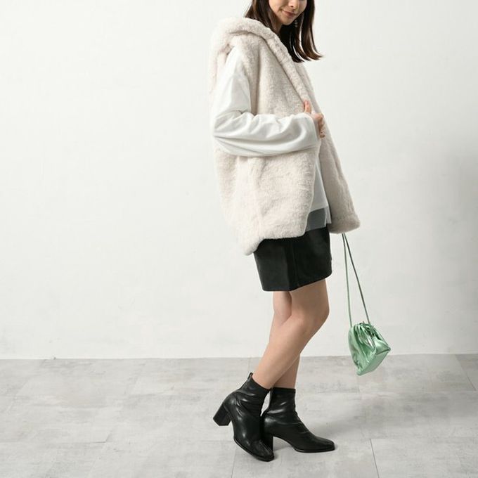 日本 ELENCARE DUE - 柔軟蓬鬆仿毛長版連帽背心(有口袋)-象牙白