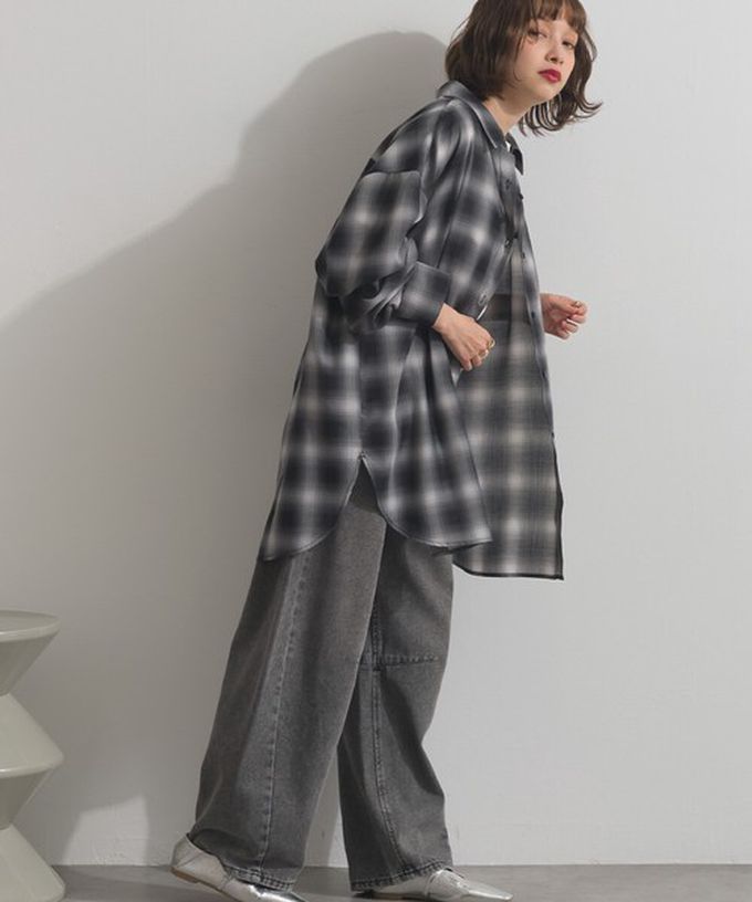 日本 ELENCARE DUE - 2way穿法輕盈透膚寬版薄襯衫-直條紋-水藍