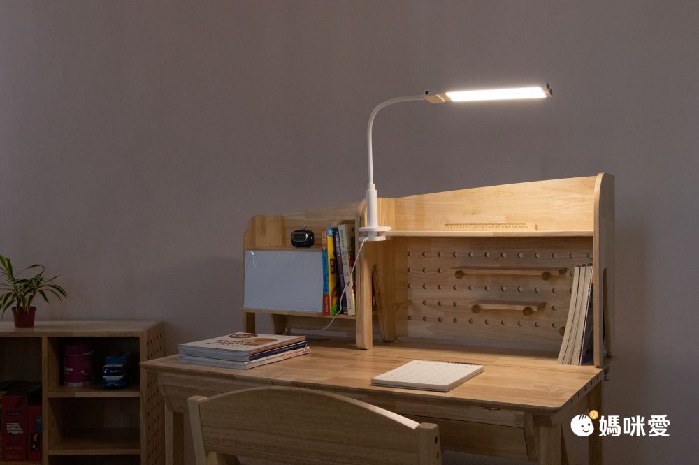 獨家$599再享現折！親子、手足共讀【KINYO】LED觸控夾燈