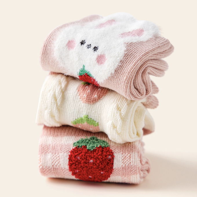 love, charlotte - 秋冬季甜甜草莓小兔子中筒棉襪-5 雙一組