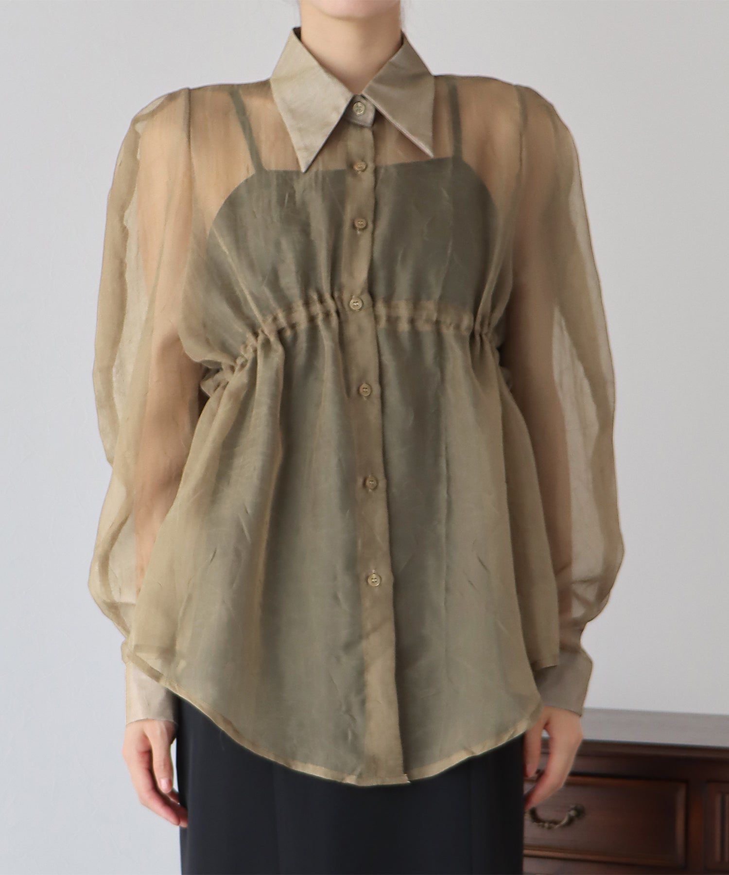 日本 BLUE EAST - 透膚抽繩翻領薄襯衫-米杏