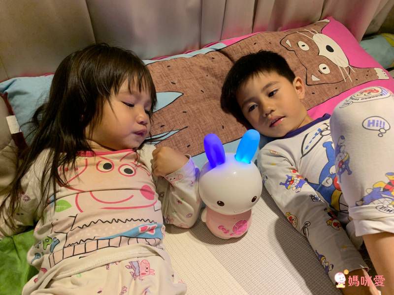 小牛津 - 【獨家價】全新第五代-16G大容量萌萌兔故事機＋防摔衣-粉-獨家加贈-小故事大啟發