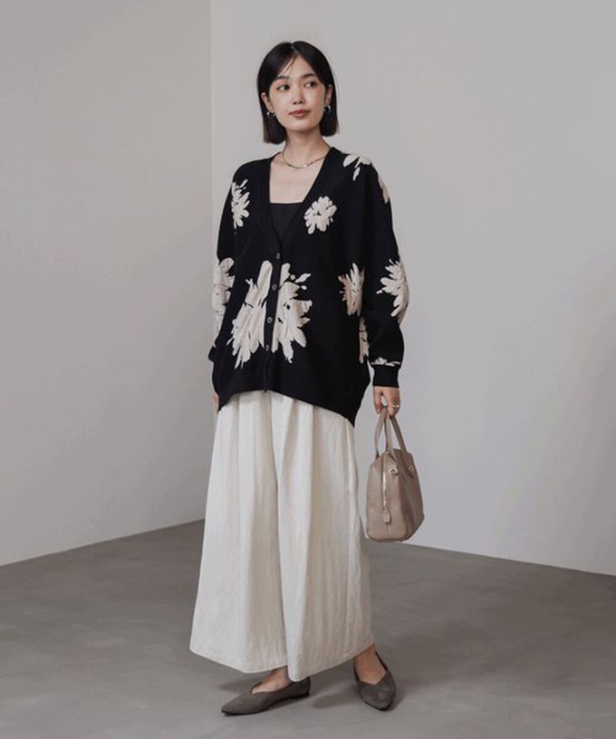 日本 Bab - 唯美花卉寬鬆感針織開襟外套-杏黑