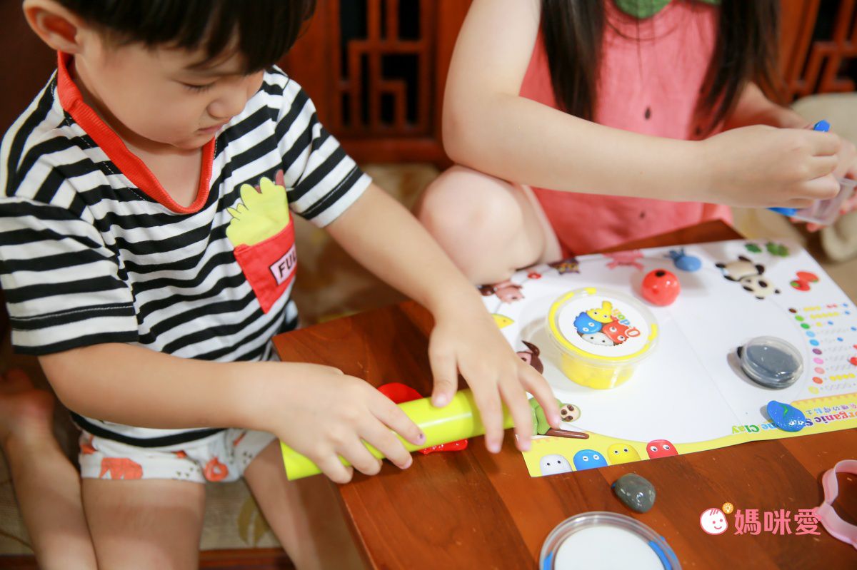 【Q-doh 有機矽膠黏土】不乾硬、無限重複玩！漸進式手指肌力訓練