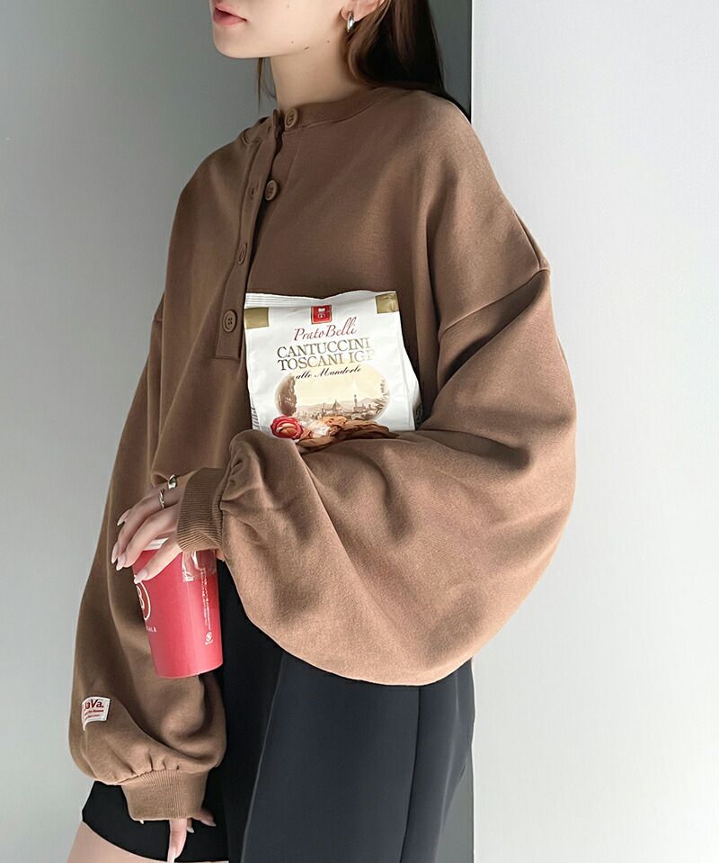 日本 Classical Elf - 圓領刷毛印花寬鬆大學T-黑