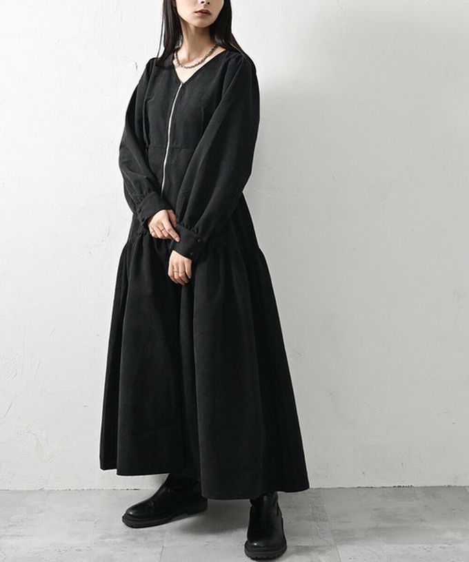 日本 ELENCARE DUE - V領拉鏈桃皮絨優美長袖洋裝-米杏