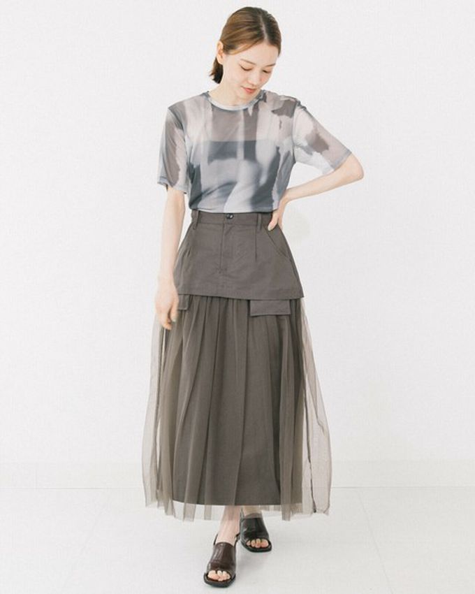 日本 gleam - 水彩暈染風透膚薄紗短袖上衣-黑灰系