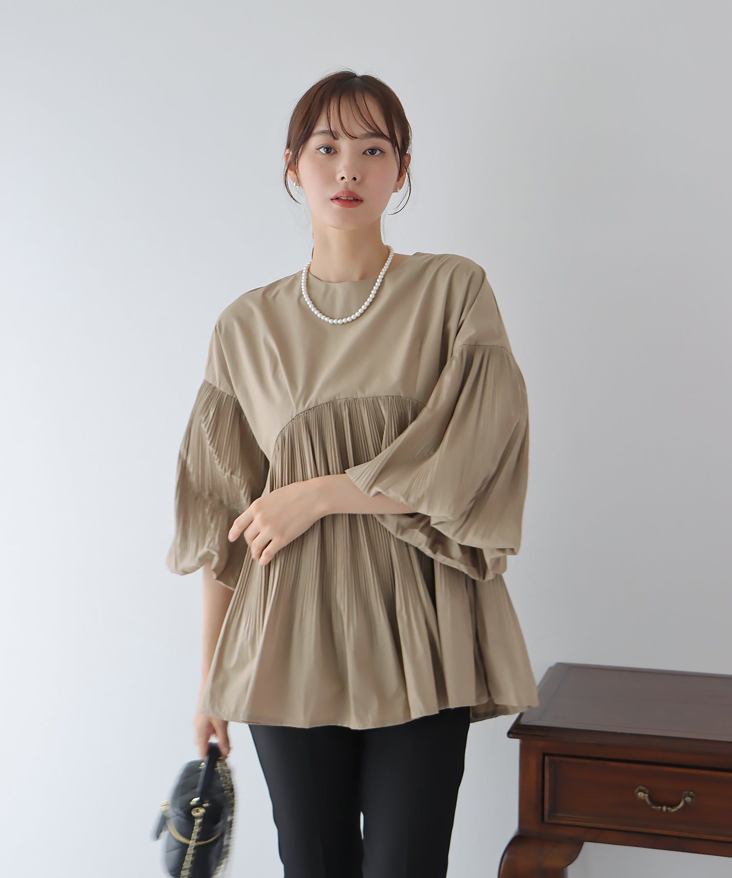 日本 BLUE EAST - 楊柳拼接五分袖上衣-奶茶