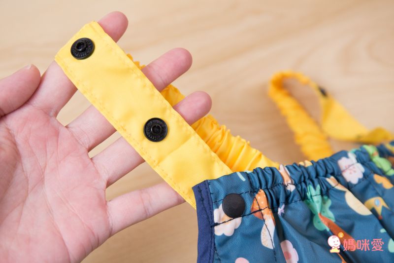 日本 akachan to issyo - 日本製防水玩沙衣/畫畫衣-交通工具-杏 (80-90㎝)-附收納袋