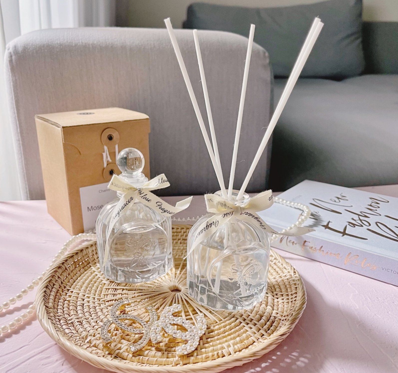 法式復古貴族浮雕玻璃瓶-室內精油香氛組-威斯汀白茶香-五星級高級飯店指定淡雅白茶香-100 mL