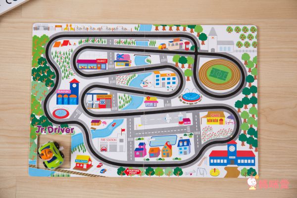 軌道車車書★ 1歲以上手眼協調遊戲書♬轉動發條車車跑起來✦ 熱銷47折起！