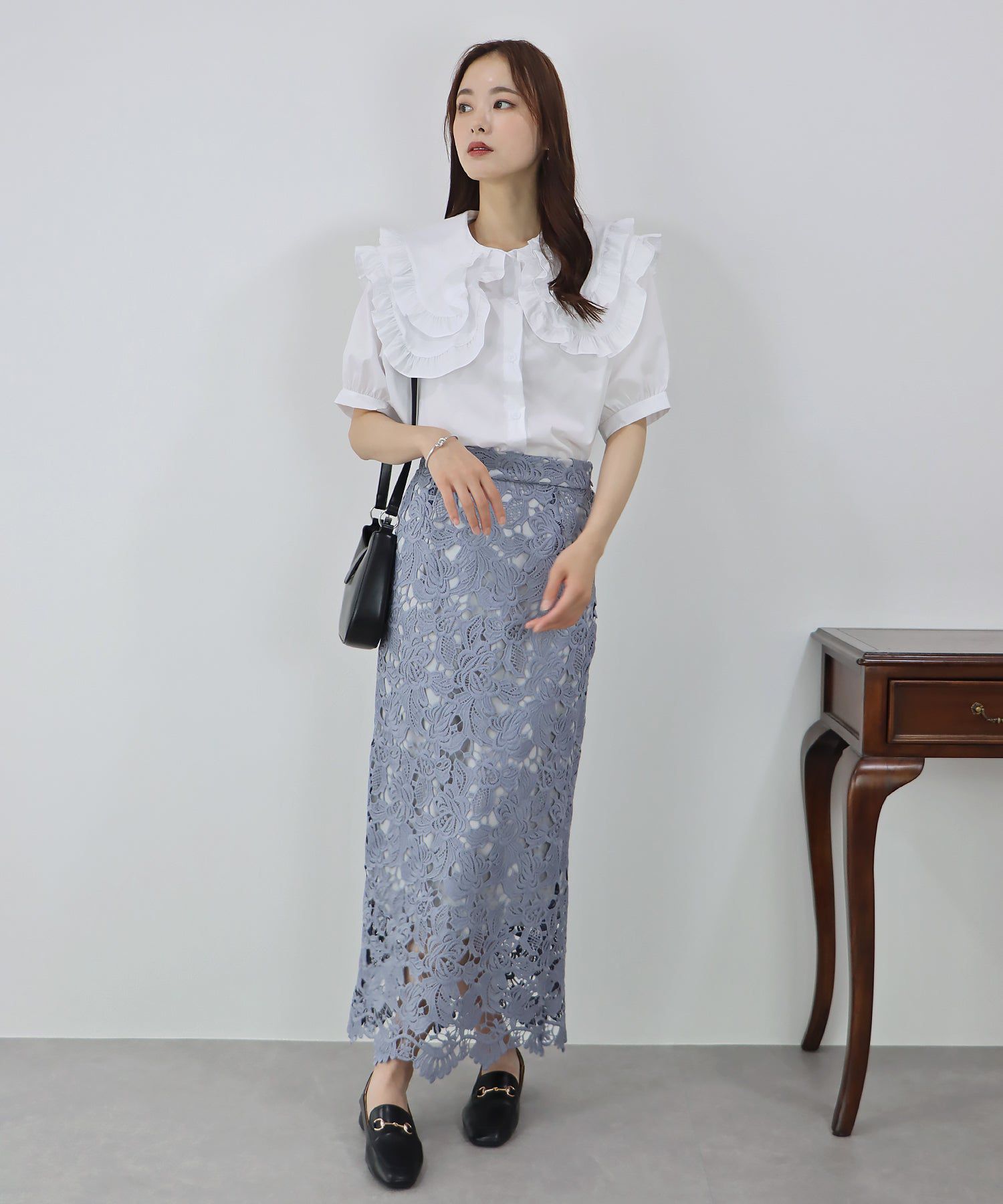 日本 BLUE EAST - 荷葉層次領泡泡短袖襯衫-條紋-水藍