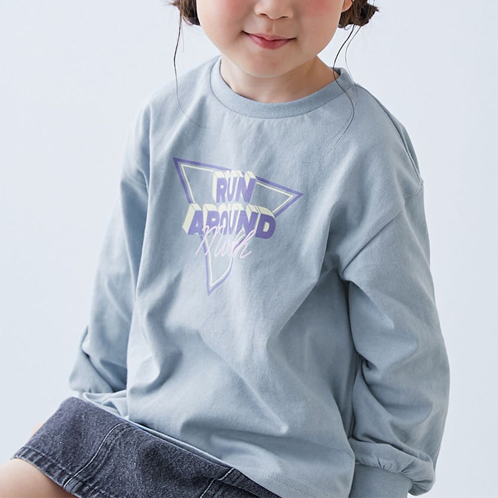 100%棉 圓弧下擺印花長袖T恤-倒三角標語-霧藍