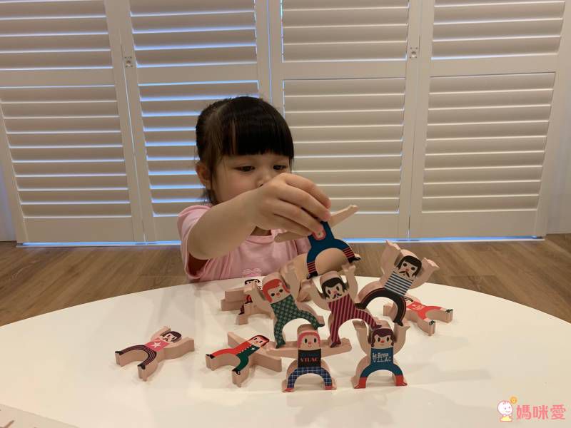 法國 Vilac 超質感玩具系列♔ 手提攜帶家家酒～帶出門詢問度超高★觸覺啟發桌遊～啟發幼兒大腦！