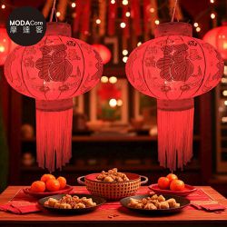MODACore 摩達客 - ◉春節開運招財◉65x80cm年節元宵金線大紅燈籠吊飾2入組+50LED電池燈+USB(暖白光)*2
