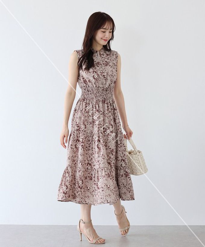 日本 BLUE EAST - 接觸冷感 縮腰顯瘦立領無袖洋裝-線條-黑 (M)