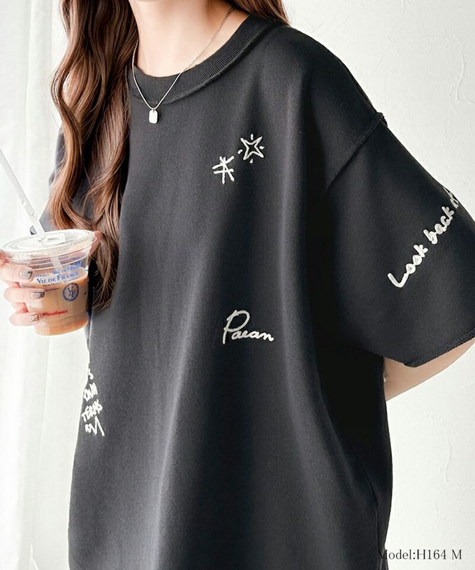 日本 Classical Elf - 率性字母塗鴉落肩寬鬆短袖T恤-米白