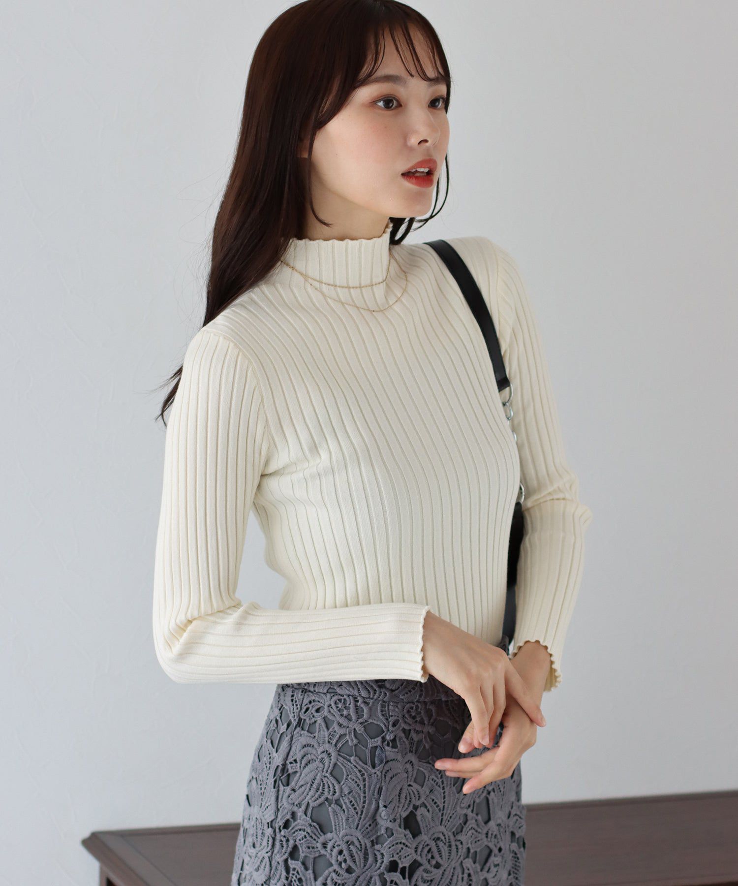 日本 BLUE EAST - 彈性百搭羅紋長袖上衣-黑