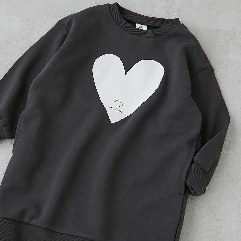 裏起毛落肩印花長袖洋裝-愛心-灰黑