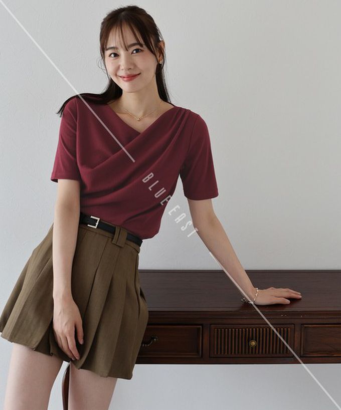 日本 BLUE EAST - 美型羅紋皺摺V領短袖上衣-水藍