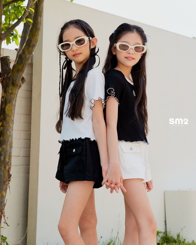 韓國 sm2 - 大U領木耳邊飄袖上衣-黑