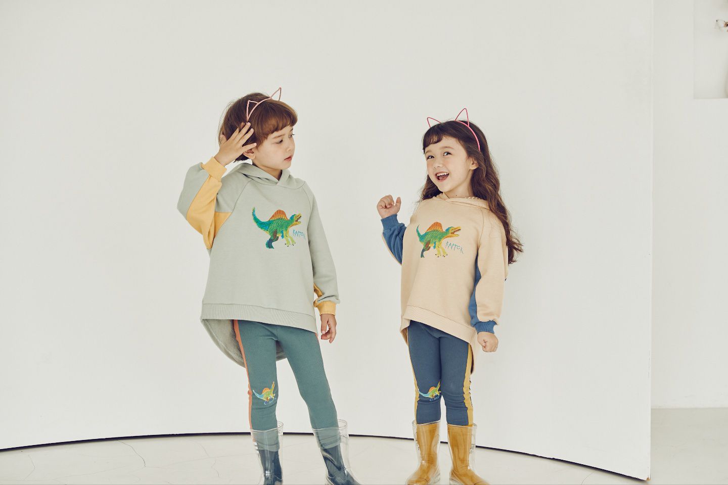 韓國 Mimico - 手繪恐龍立體造型連帽上衣-淺灰綠