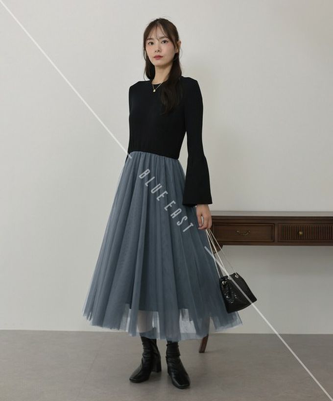 日本 BLUE EAST - 優雅薄紗拼接羅紋針織喇叭袖洋裝-黑