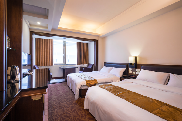 雙星大飯店 ★ 步行3分鐘就到台中火車站