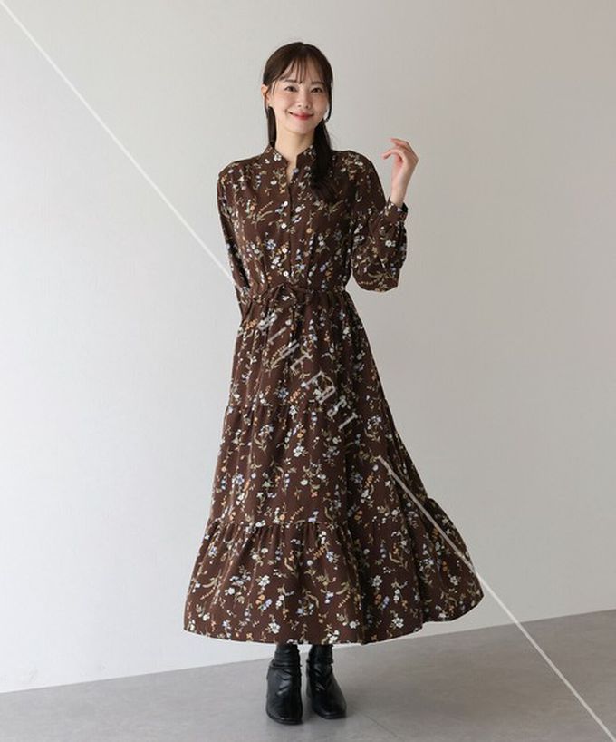 日本 BLUE EAST - [人氣款]簡約抽繩收腰長袖洋裝-斑點小花-黑