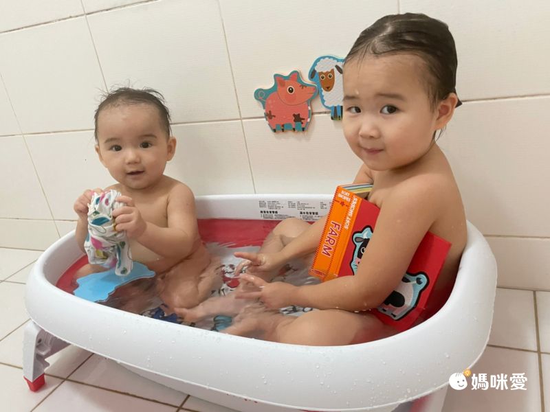 Karibu - 嘉嬰寶嬰兒摺疊浴盆-藍色Hello Kitty