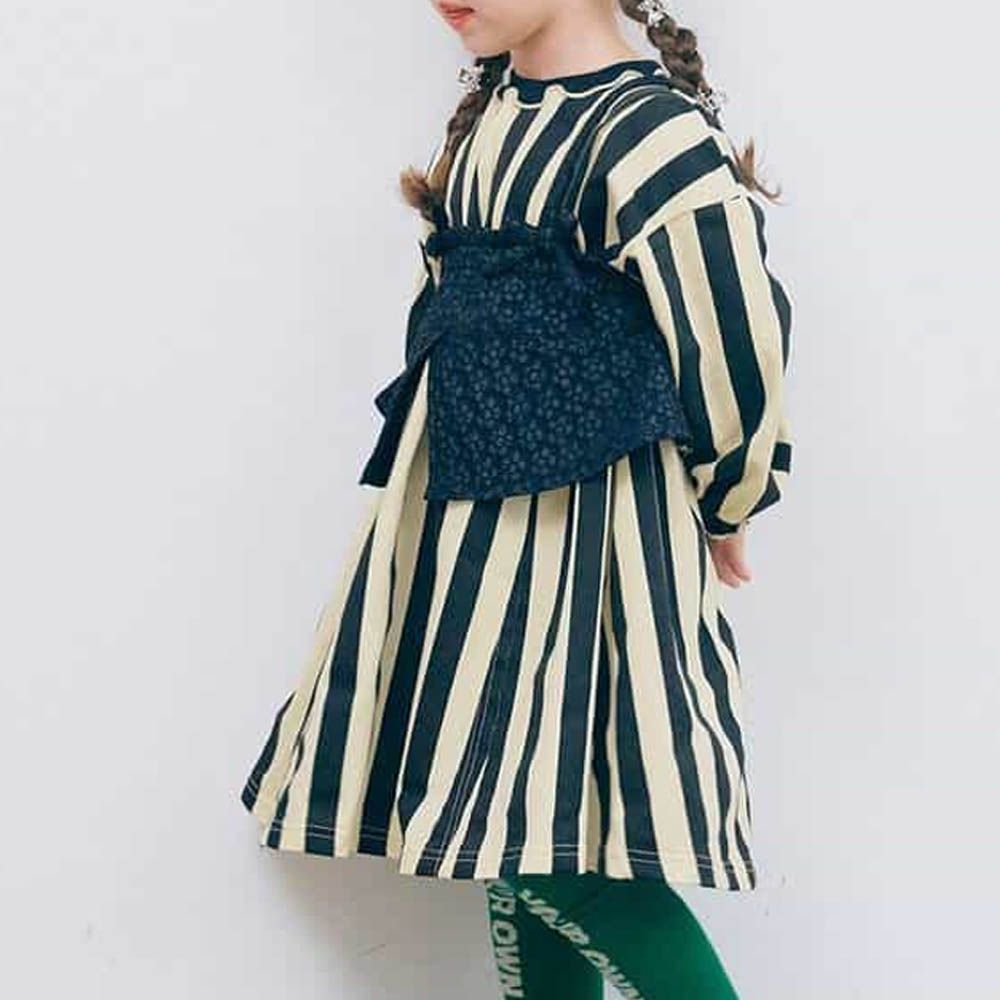100%棉 可愛復古印花木耳領長袖洋裝-條紋-黑X白
