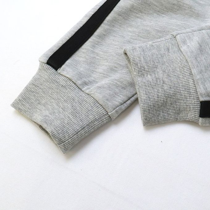 日本 ZOOLAND - 春季出遊印花運動長褲-背後刺繡車車-淺灰